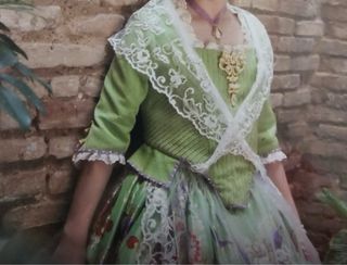 Traje de fallera  Siglo XVll y manga larga