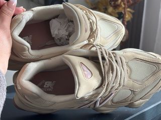 Zapatillas New Balance Beige y Rosa