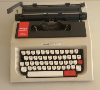 Lote 4 Máquinas de Escribir Olivetti