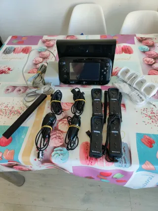 Consola Nintendo Wii U 32 GB Negra + 4 Mandos