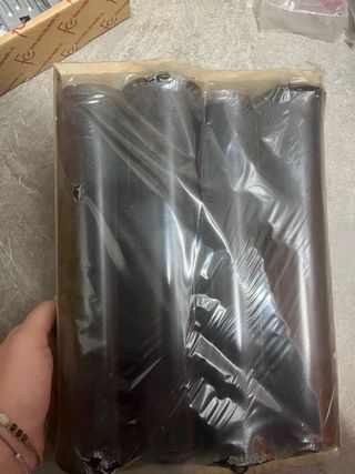 Patas de cama negras (plástico)