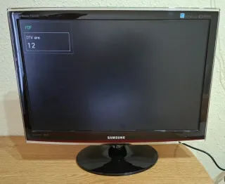 Monitor Samsung 22"Funciona como televisor y app