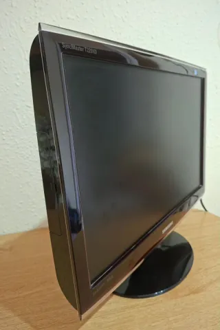 Monitor Samsung 22"Funciona como televisor y app