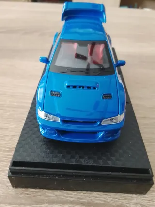 Coche de metal azul juguete