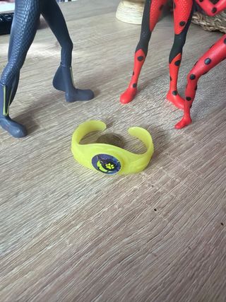 Figuras Ladybug y Cat Noir