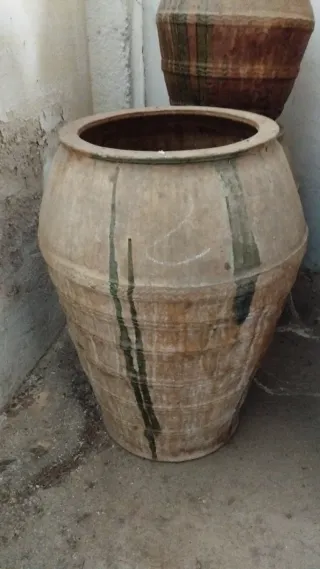 Tinajas antiguas de barro