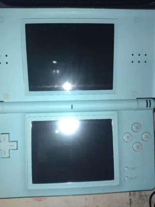 Nintendo DS Lite Azul + Accesorios muy buen precio