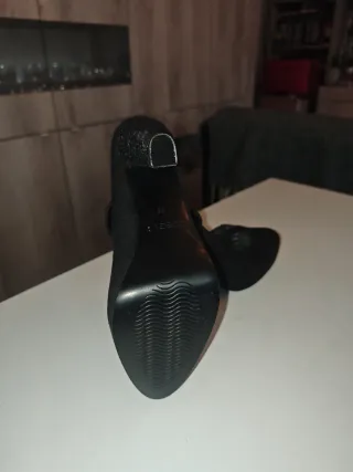 Scarpe eleganti nere con cinturino