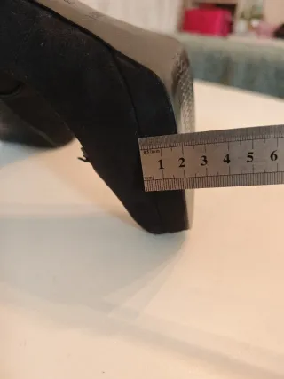 Scarpe eleganti nere con cinturino