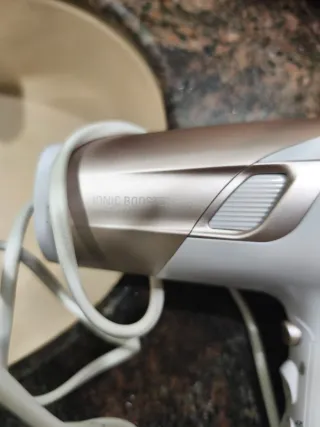 Secador Rowenta Ionic Booster Oro Blanco
