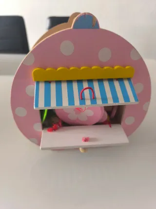 Juguete infantil de madera con cajones