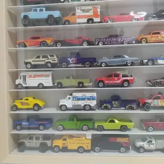 72 Coches Hot Wheels y Matchbox Escala 1:64