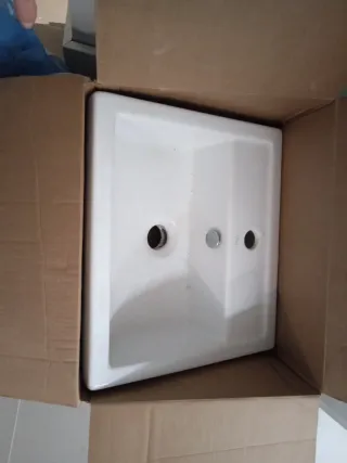 Lavabo blanco de cerámica