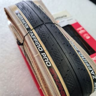 2 Cubiertas Vittoria Zaffiro Pro CREMA 700x28