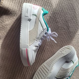 Zapatillas Puma Blancas y Rosas