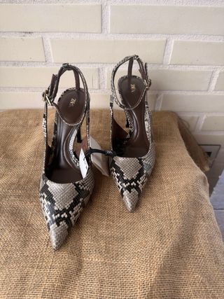 Zapato Destalonado Zara Tacón Serpiente