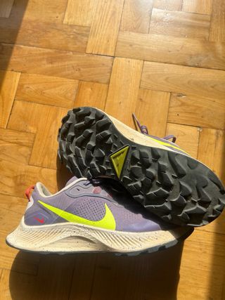 Nike Pegasus Trail 3 Talla 40 Morado