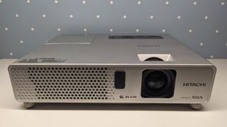 Proyector Hitachi CP-RX70 XGA Pantalla Rosa (LEED)