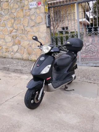 Derbi Boulevard 125cc Scooter 2009