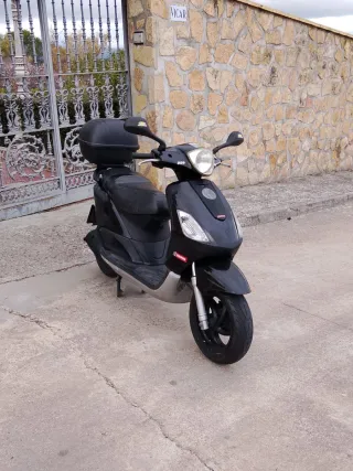 Derbi Boulevard 125cc Scooter 2009