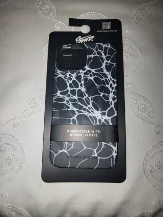 Funda móvil iPhone 13