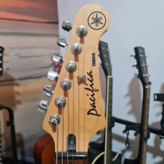 Guitarra Eléctrica Yamaha Pacifica Negra