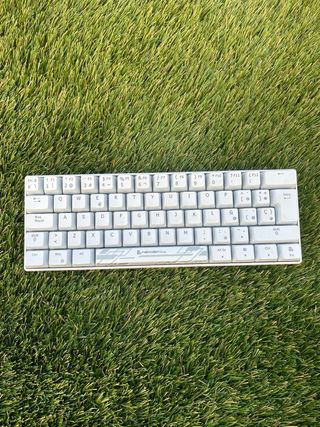 Teclado Mecánico Newskill Pyros Ivory 60%