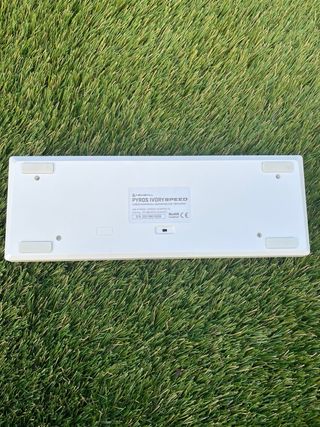 Teclado Mecánico Newskill Pyros Ivory 60%