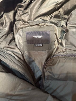 Chaqueta plumífero Pull and Bear verde.Para adoles