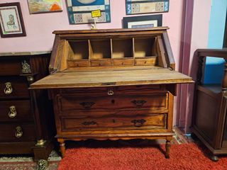 Escrivaninha em madeira - Bom estado