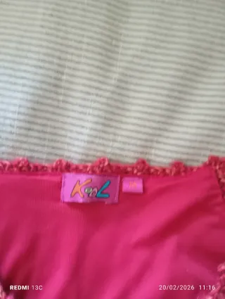 Vestido de punto rosa con flores