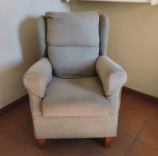 Sillón orejero tela madera