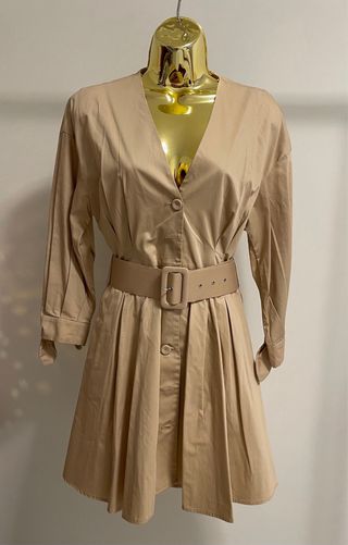 Vestido Zara bege com cinto