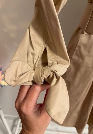 Vestido Zara bege com cinto