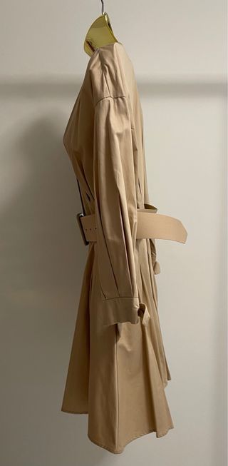 Vestido Zara bege com cinto