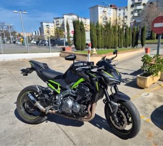 Kawasaki Z900 Negra y Verde