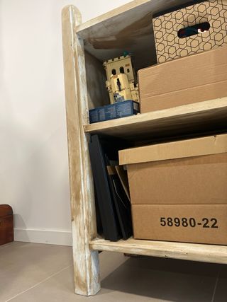 Mueble Consola Aparador de madera con cajones.