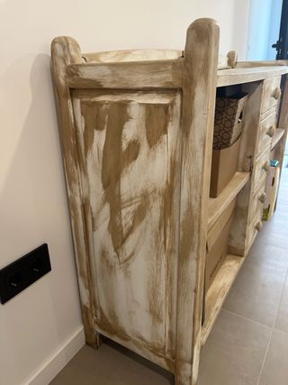 Mueble Consola Aparador de madera con cajones.