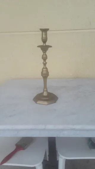 Candelabro antiguo de latón