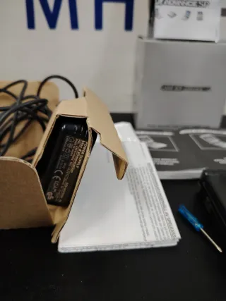 Game Boy Advance SP Negra con Caja