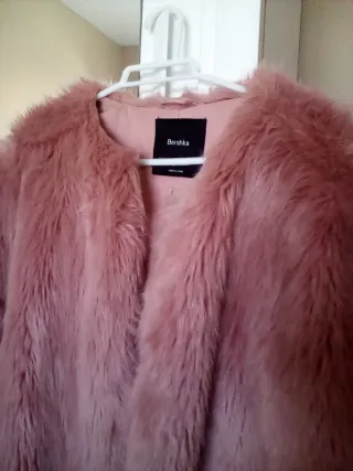 Abrigo pelo Bershka rosa