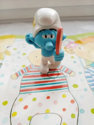 Lote 3 Pitufos y 1 Bulldog.