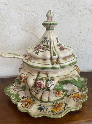 Sopera Antigua Capodimonte Cerámica