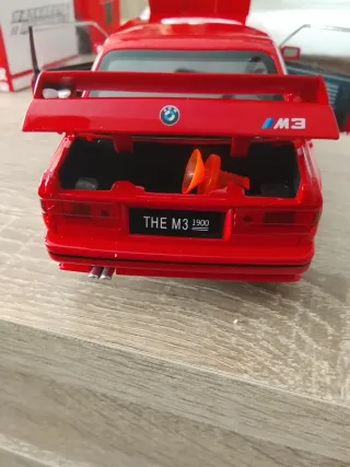 Coche de juguete BMW M3 rojo