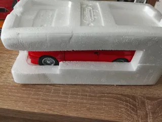 Coche de juguete BMW M3 rojo