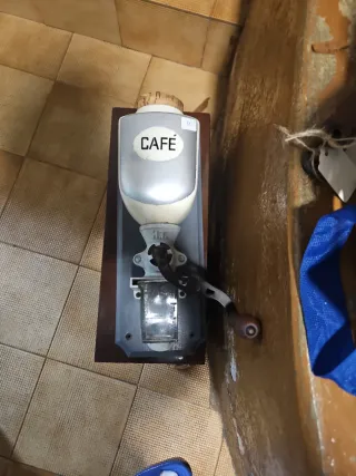 Molinillo de café antiguo