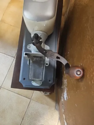 Molinillo de café antiguo