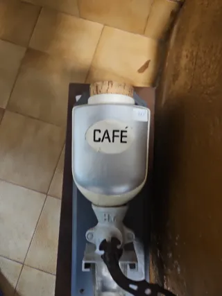 Molinillo de café antiguo