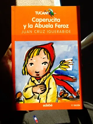 Libro de texto de la caperucita y la abuela feroz.