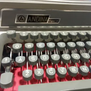 Máquina de escribir antigua